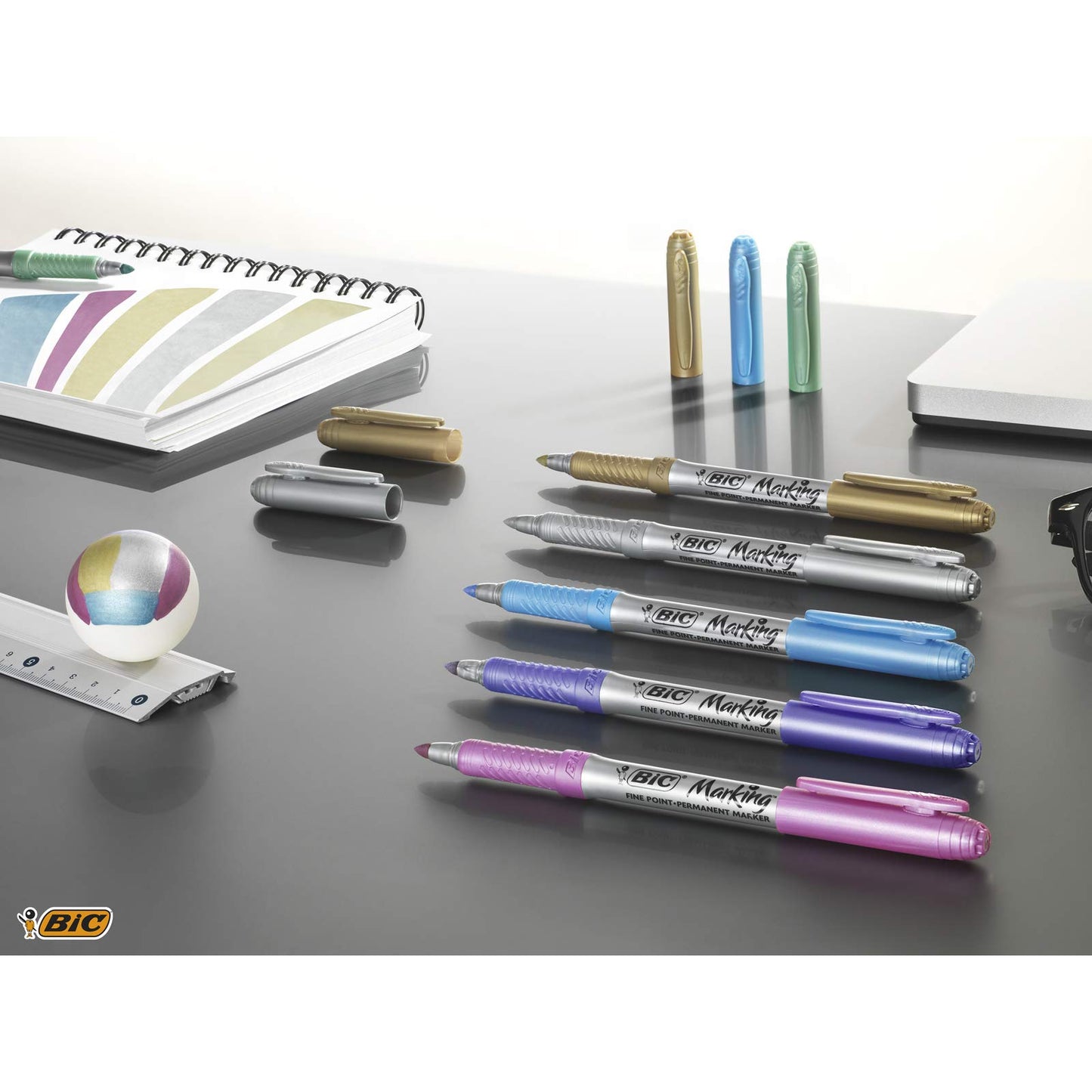BIC Silver Set Scrittura, 1 Agenda, 2 Penne a Sfera e 1 a Gel, 1 Matita in Grafite HB, 1 Fineliner Intensity, 1 Pennarello Indelebile, 1 Portamine